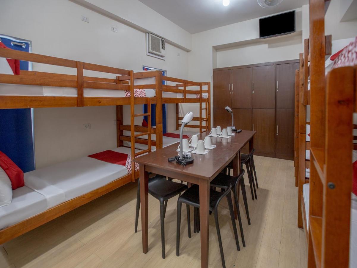 Oyo 699 Forbes Hall Hotel 2*