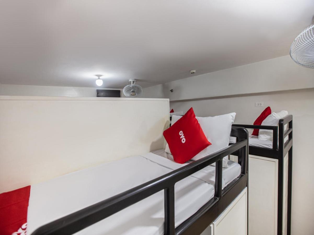 Oyo 699 Forbes Hall