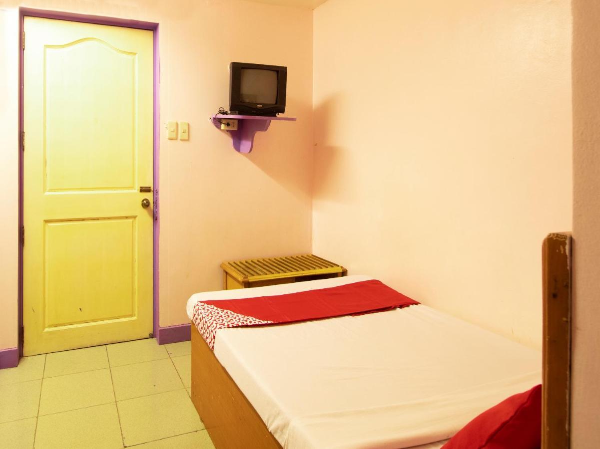 Hotel Oyo 790 Mango Manila