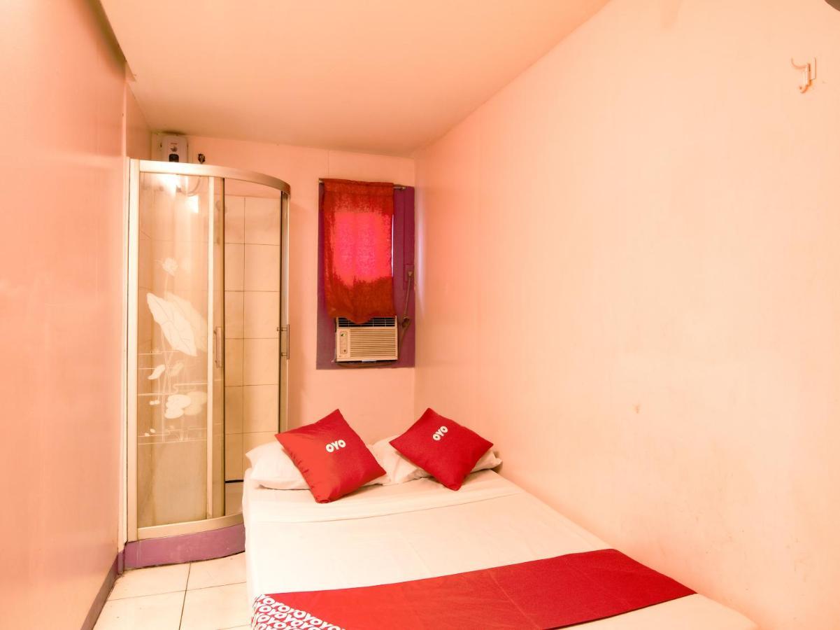 Hotel Oyo 790 Mango Manila