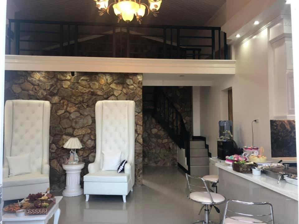 Garcia Family Penthouse Villa Manila