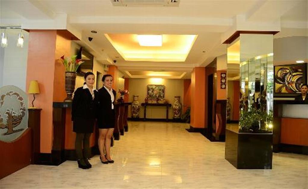 Silver Oaks & Hotel 2*