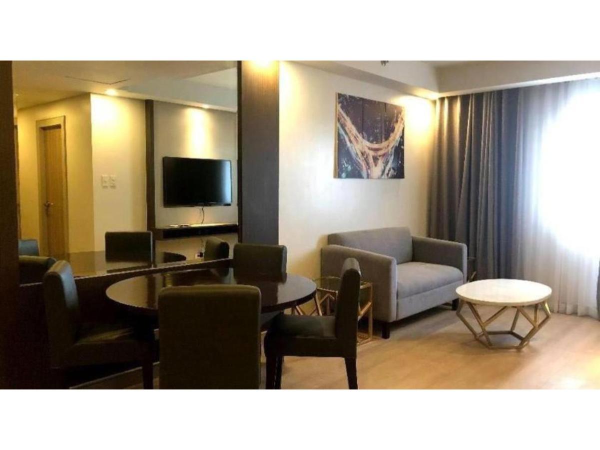 Capital O 804 The Residences At Bonifacio Civic Center Hotel