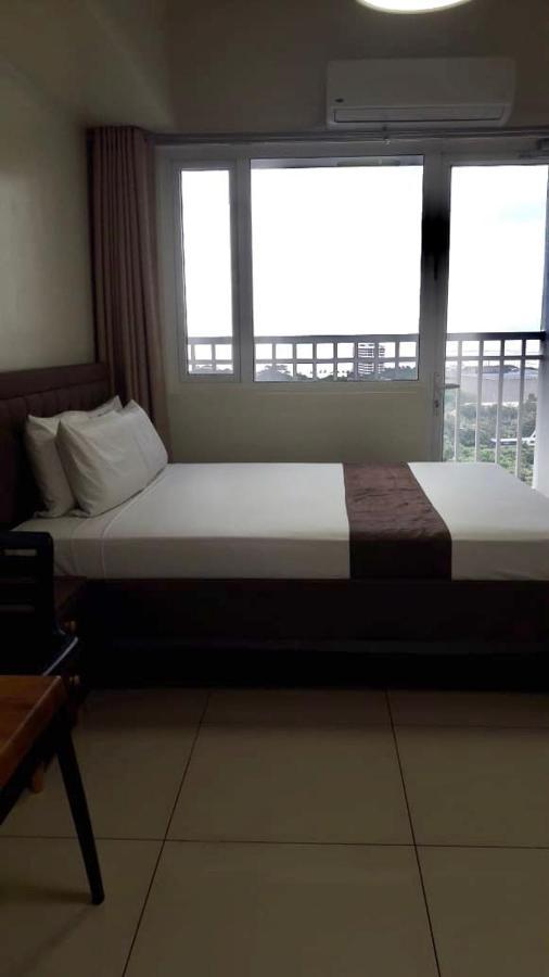 Apartment Studio Unit At The Breeze Residences