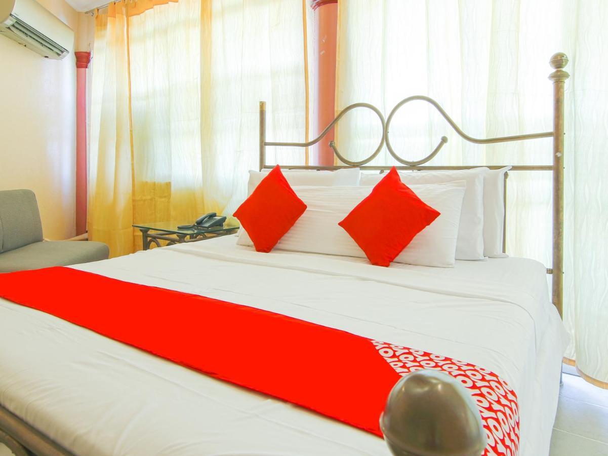 Hotel Oyo 477 Carino