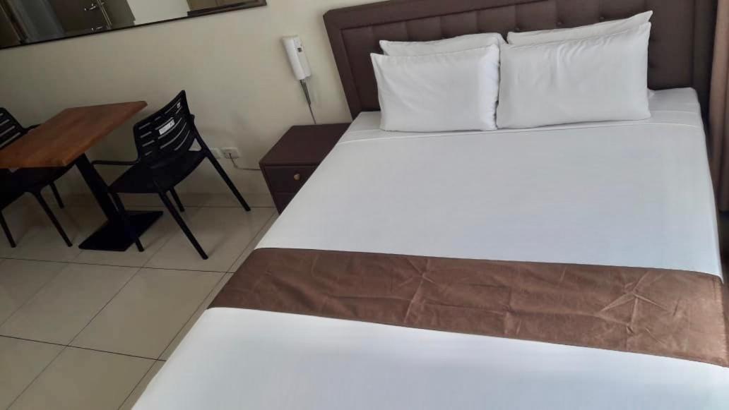 Studio Unit At The Breeze Residences *