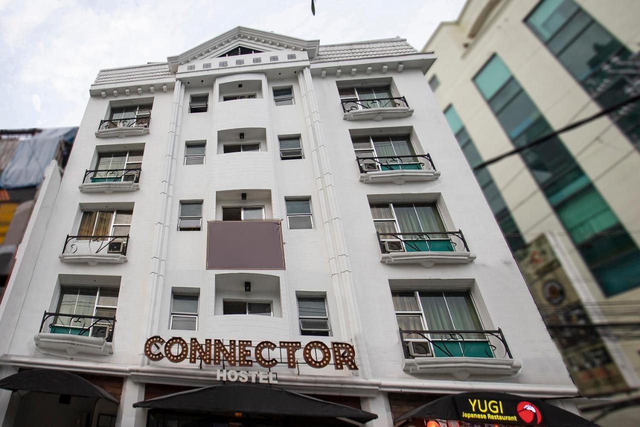 Oyo 821 Connector Hotel Manila
