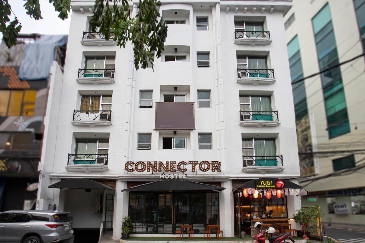 Oyo 821 Connector Manila