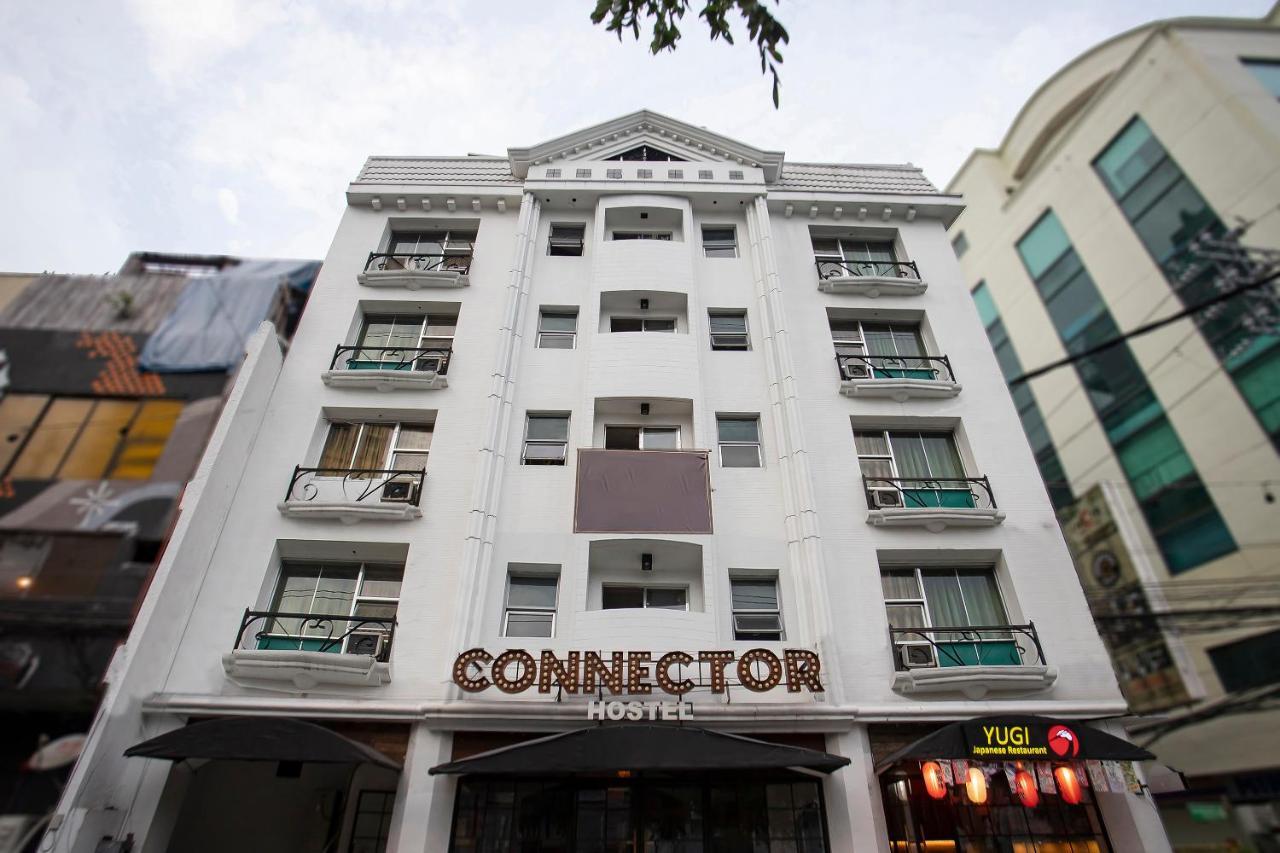 Oyo 821 Connector Manila