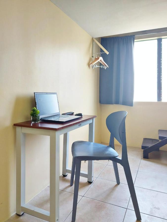 Hotel Airobedz - A Value
