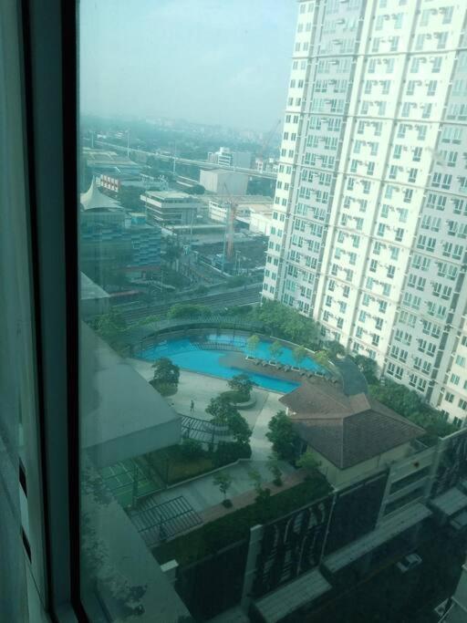 1 Br. -edsa Makati Manila