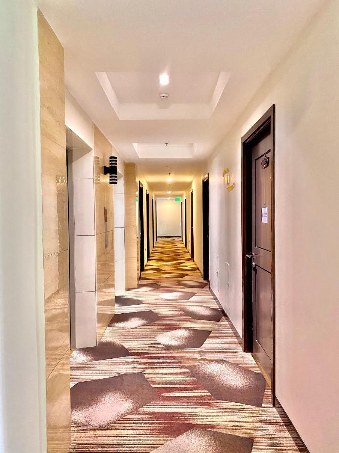 Hotel I Suites Malate & Condotel