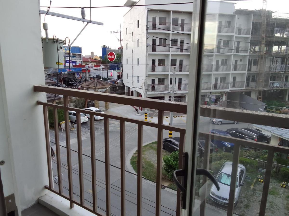 Emmanuel's Service Near The Airport Apartment *