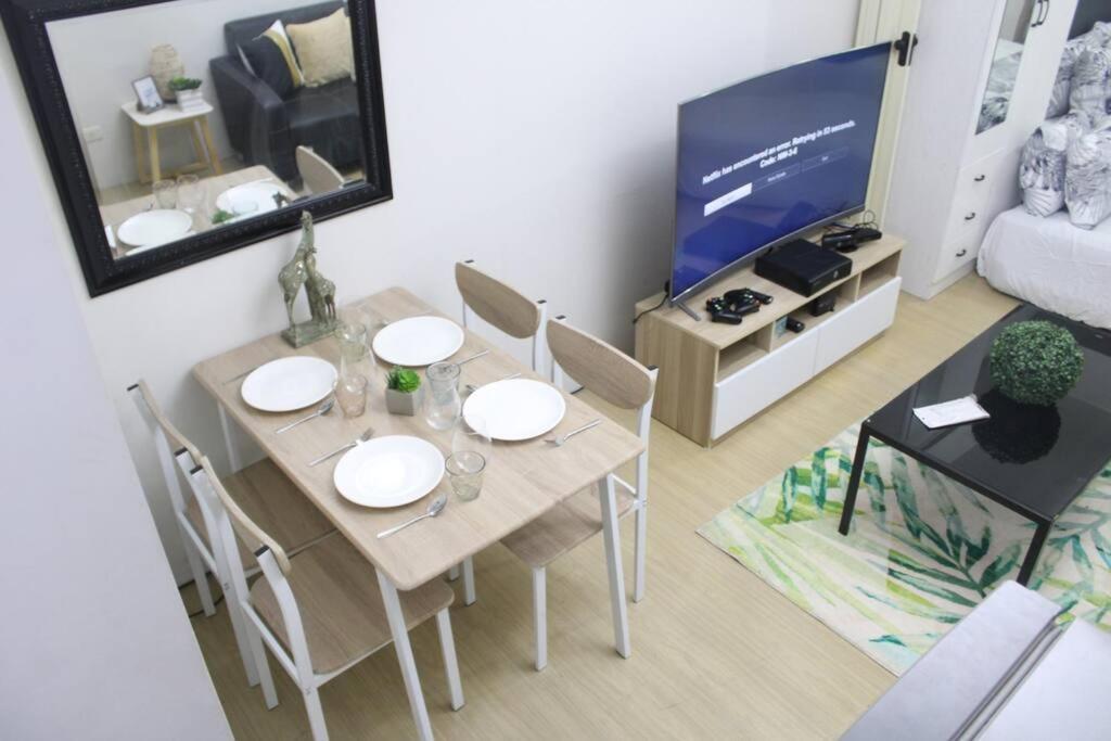 Apartment Huge A2j Executive Luxury 1br Near Abs Cbn, Gma Manila