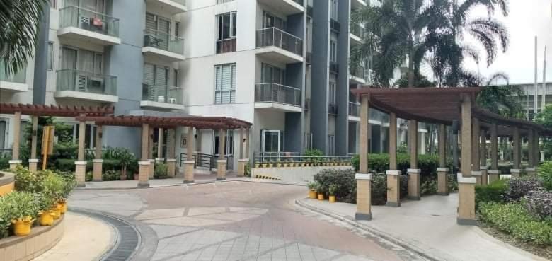 One Palm Tree Naia Terminal 3 Apartment Manila