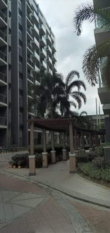 One Palm Tree Naia Terminal 3 Apartment Manila