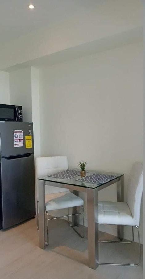 Azure Urban - Paranaque Near Terminal Unlimited Wifi And Netflix Apartment *