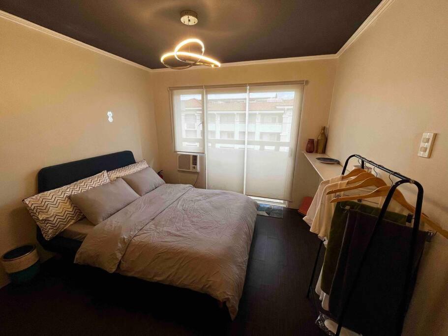 Apartment Cozy Ocean Blue 43in Tv & Netflix Manila