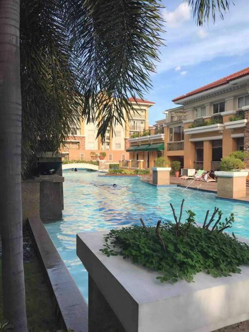 Apartment Cozy Ocean Blue 43in Tv & Netflix Manila