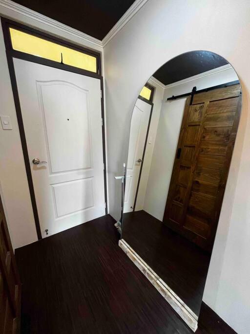 Cozy Ocean Blue 43in Tv & Netflix Apartment Manila