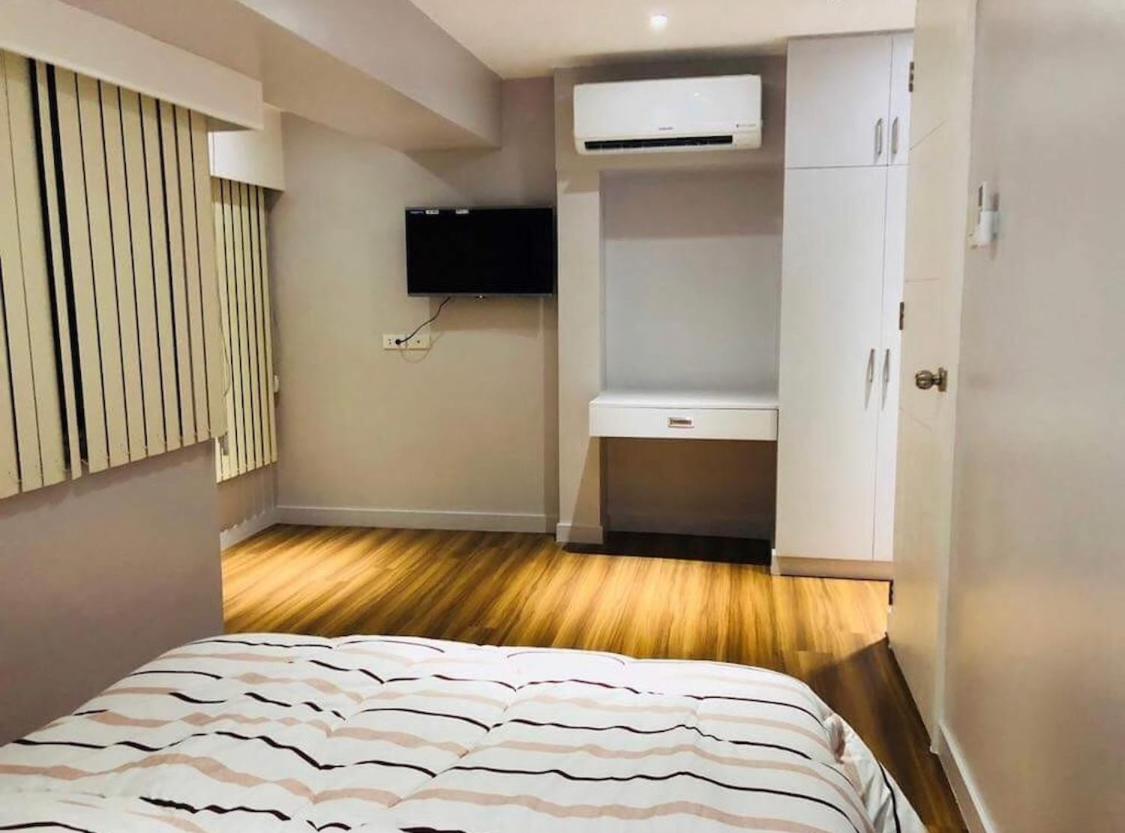 Apartment Antonios Place 2br Loft At Fort Victoria Bgc W/ Free Wifi & Netflix Manila