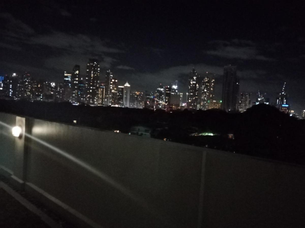 1 Br. -edsa Makati *