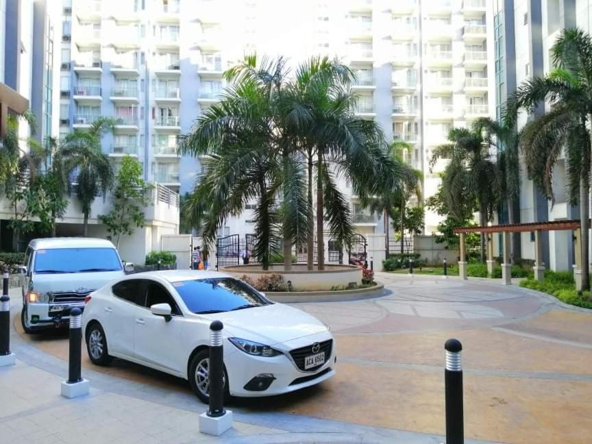Econo Two Palm Tree Apartment