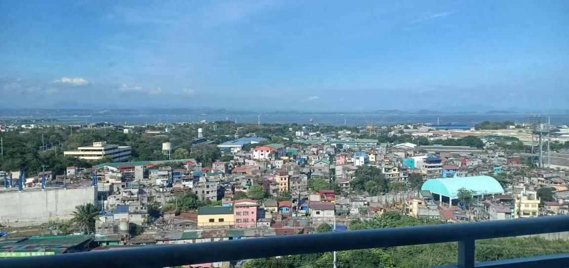 Azure Residences By Florendo Apartment Manila
