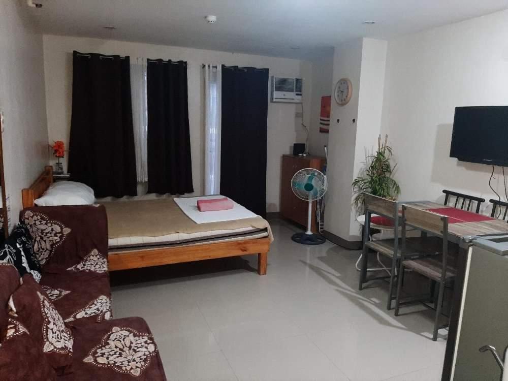 Apartment Angel's Travellers Transit House Manila
