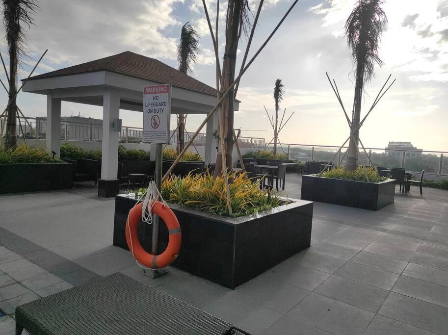 Smdc Coast Residences - Entire 1br With Stunning View From 24th Floor Apartment *