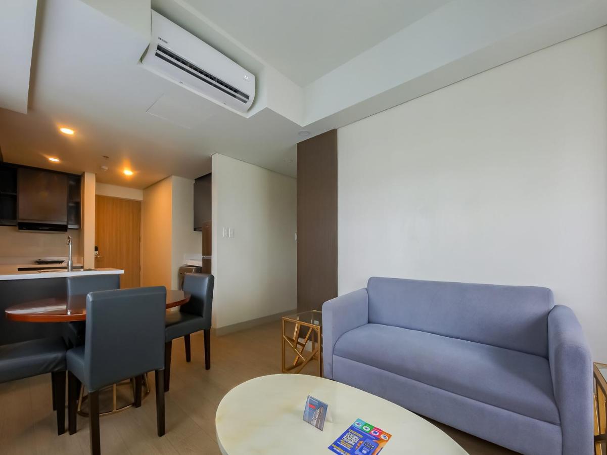 Capital O 804 The Residences At Bonifacio Civic Center 3* Manila