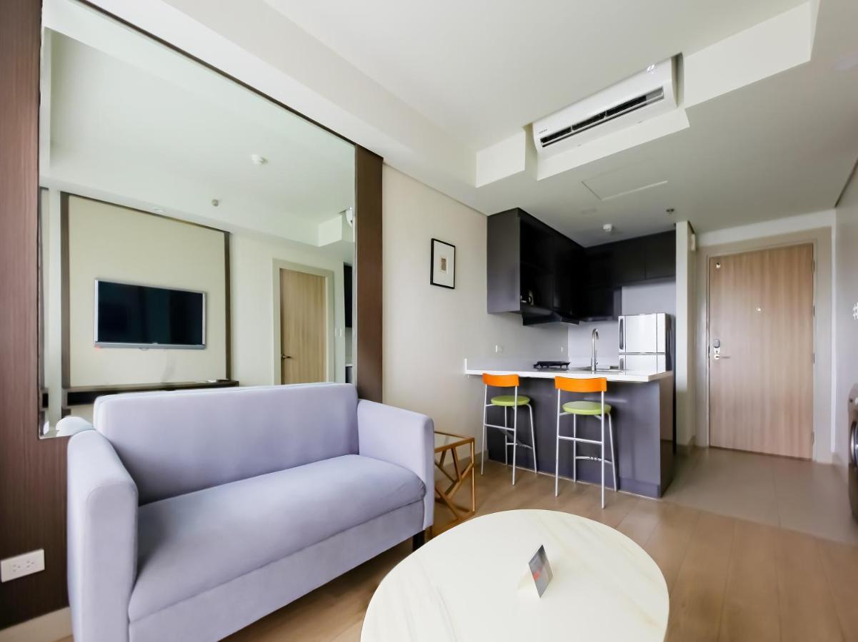 Capital O 804 The Residences At Bonifacio Civic Center Manila