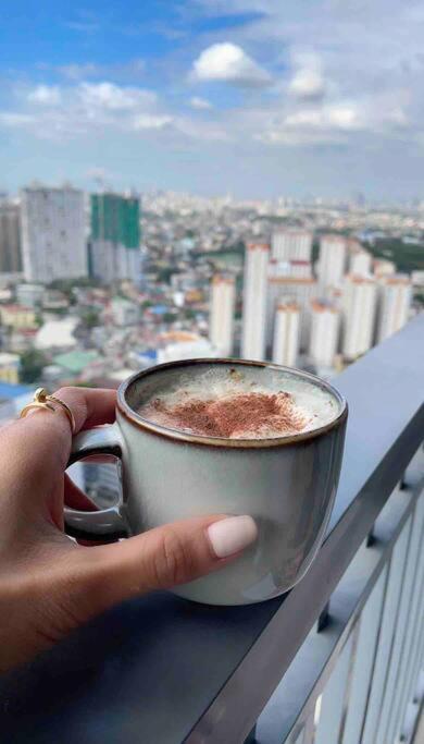 Apartamento Cozy 1br With Balcony At Fame Residences