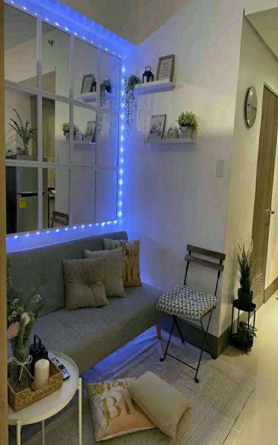 Apartamento Cozy 1br With Balcony At Fame Residences Manila