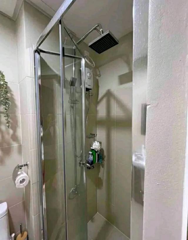 Cozy 1br With Balcony At Fame Residences Apartamento *