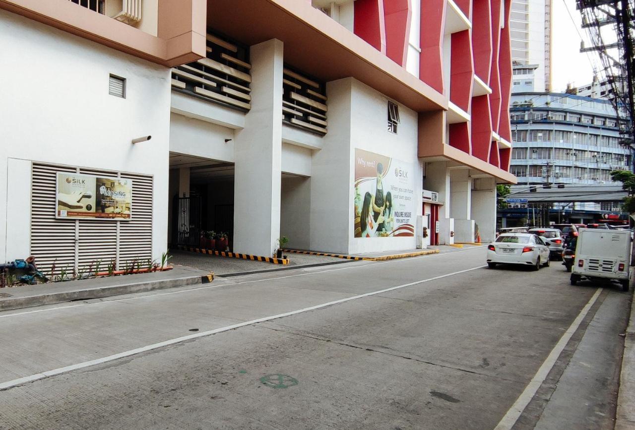 Reddoorz @ Silk Residences Sta. Mesa Monthly Hotel Manila