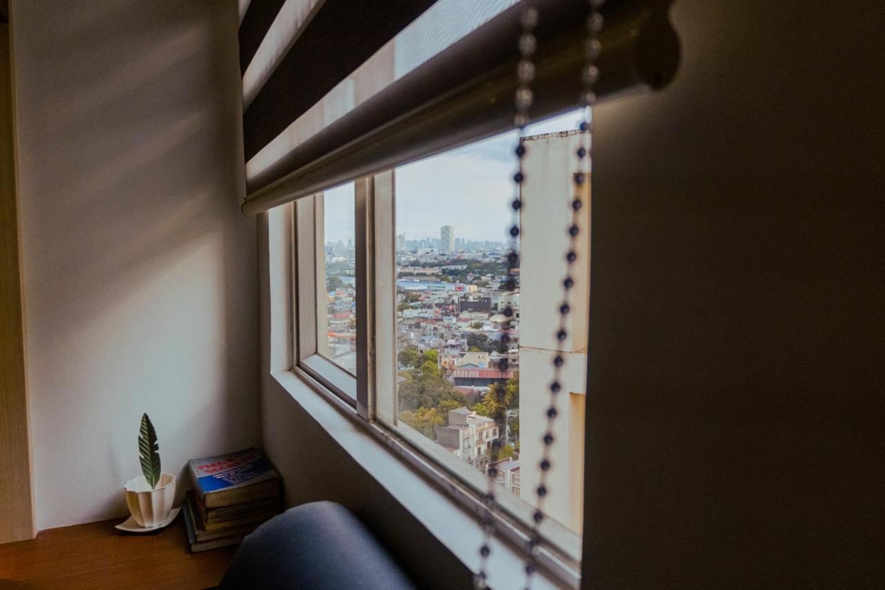 Yong's Place At Isabelle De Valenzuela Apartment *