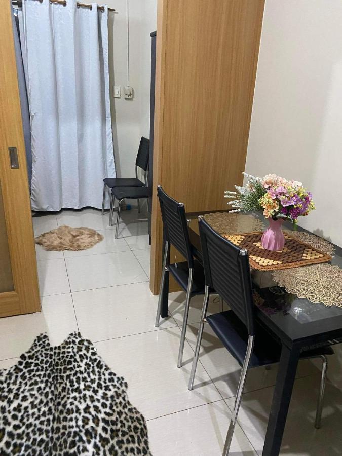 Jona'S Place At Shell Residences Manila *