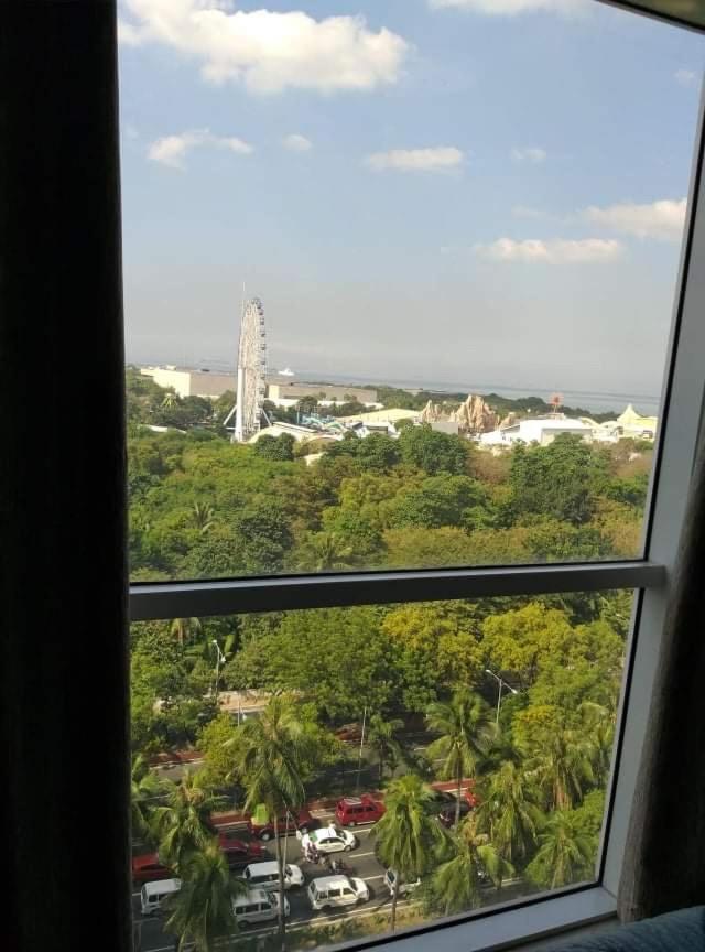 De Luxe, Standard And -the Breeze Residences-close To Airport,mall Of Asia, Us Embassy * Manila