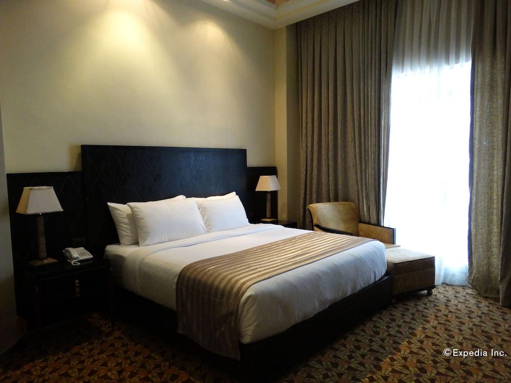 The Luneta Hotel