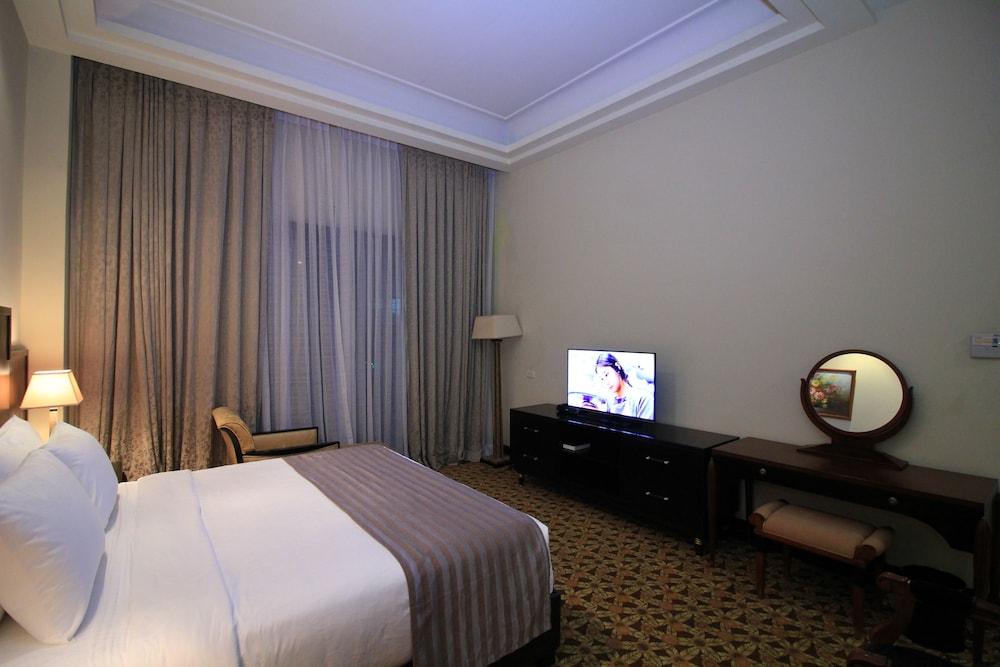 Hotel The Luneta Manila
