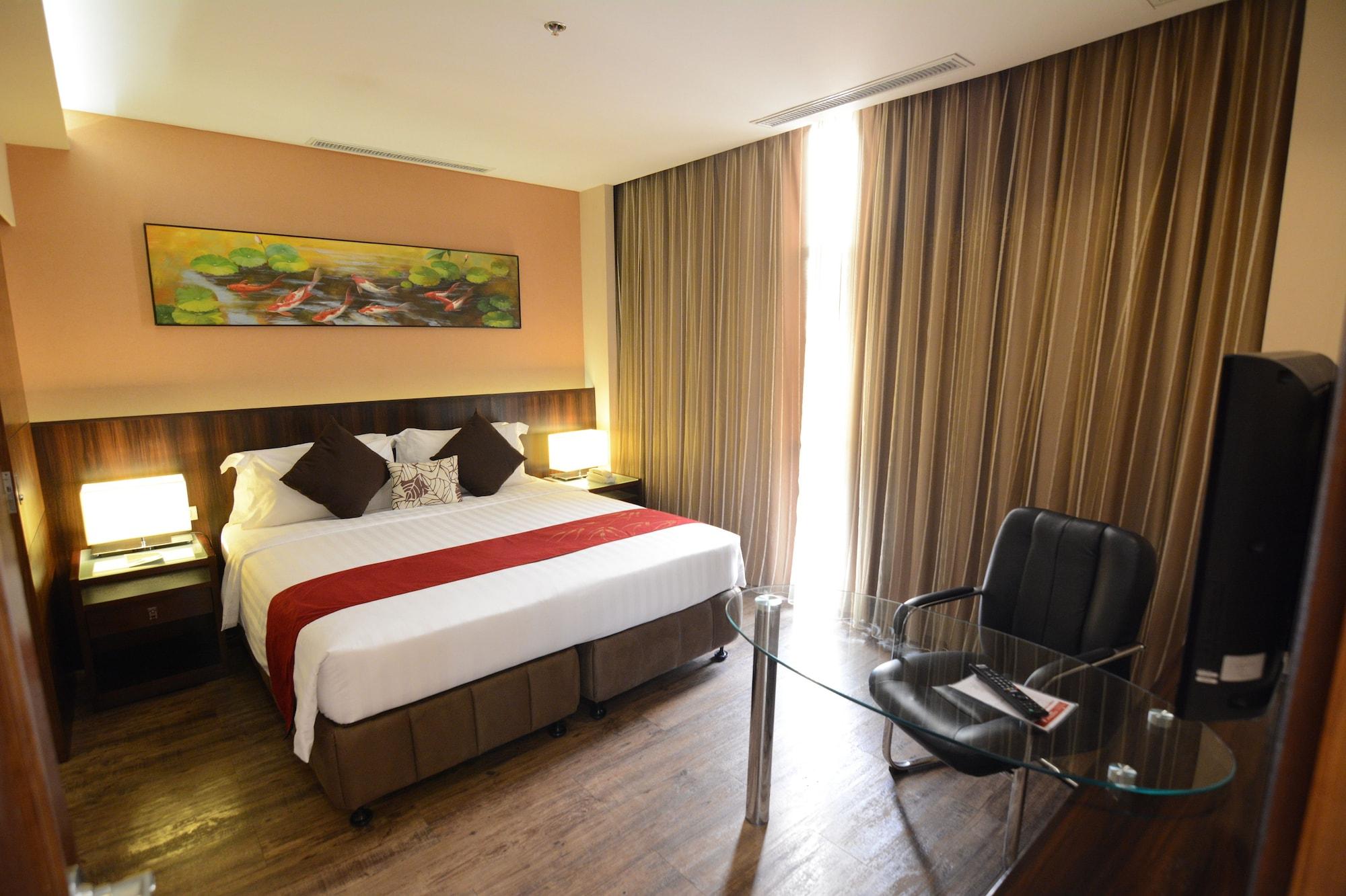 Ramada By Wyndham Hotel 4*