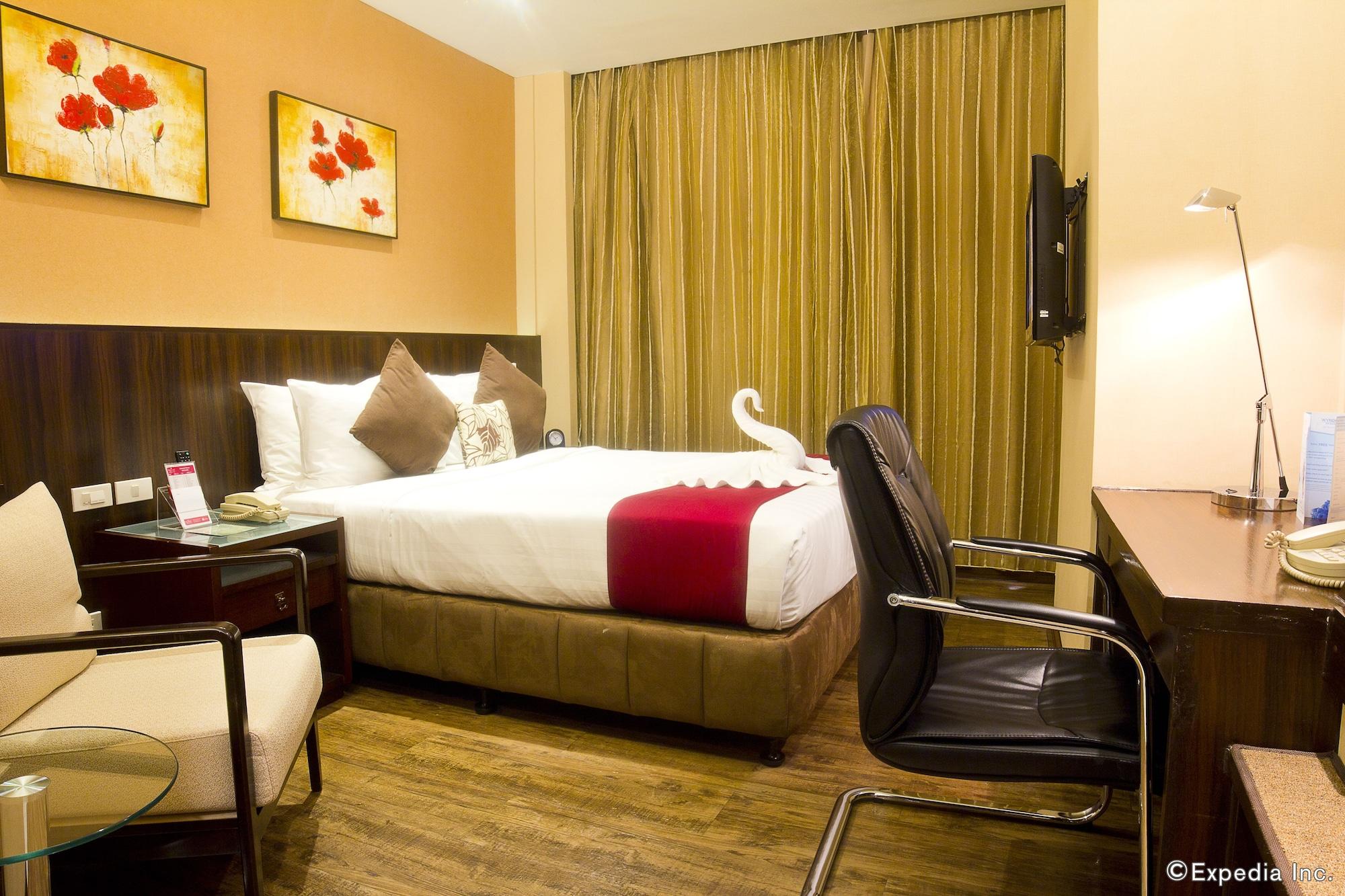 Hotel Ramada By Wyndham Manila