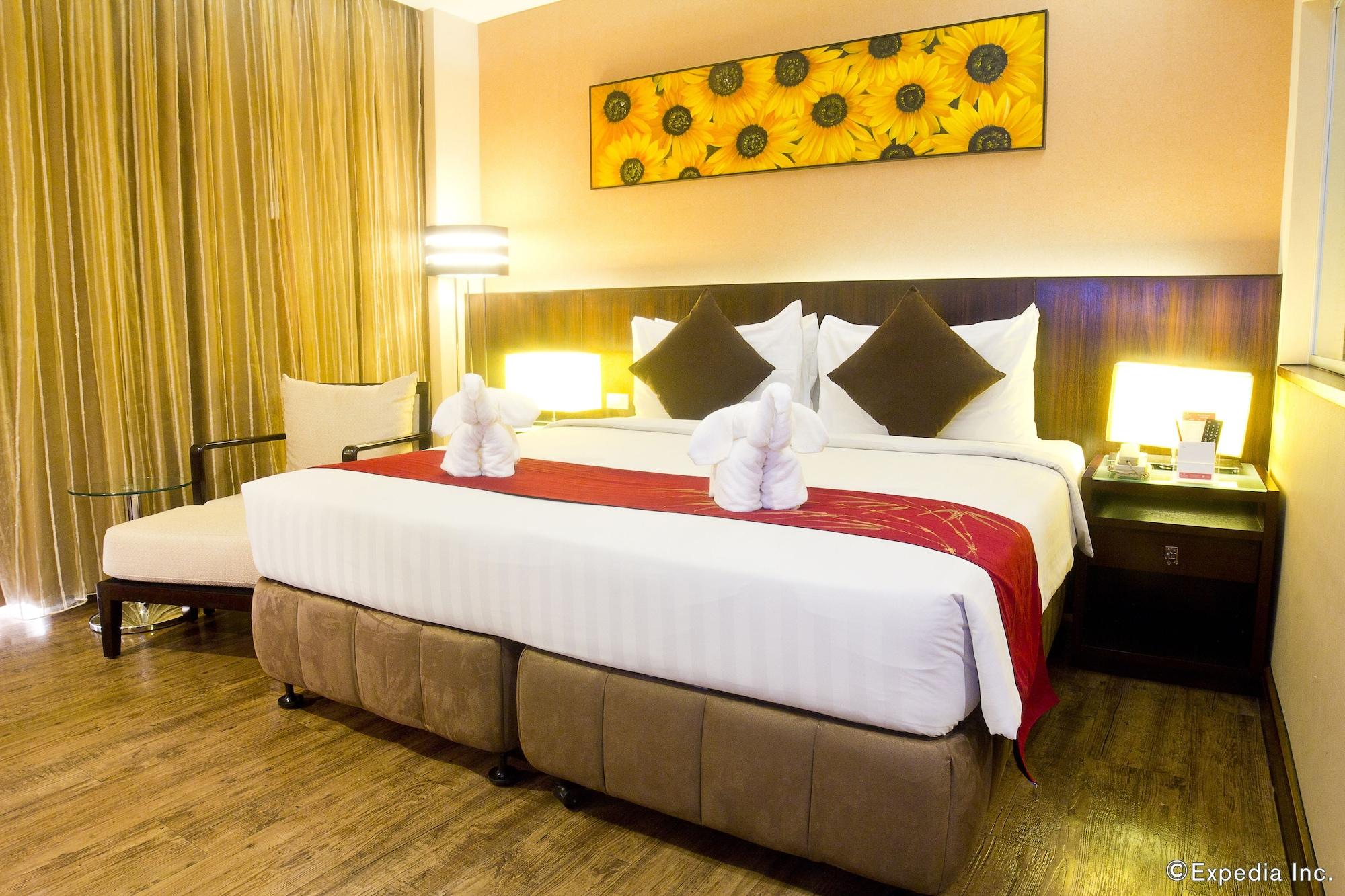 Hotel Ramada By Wyndham Manila