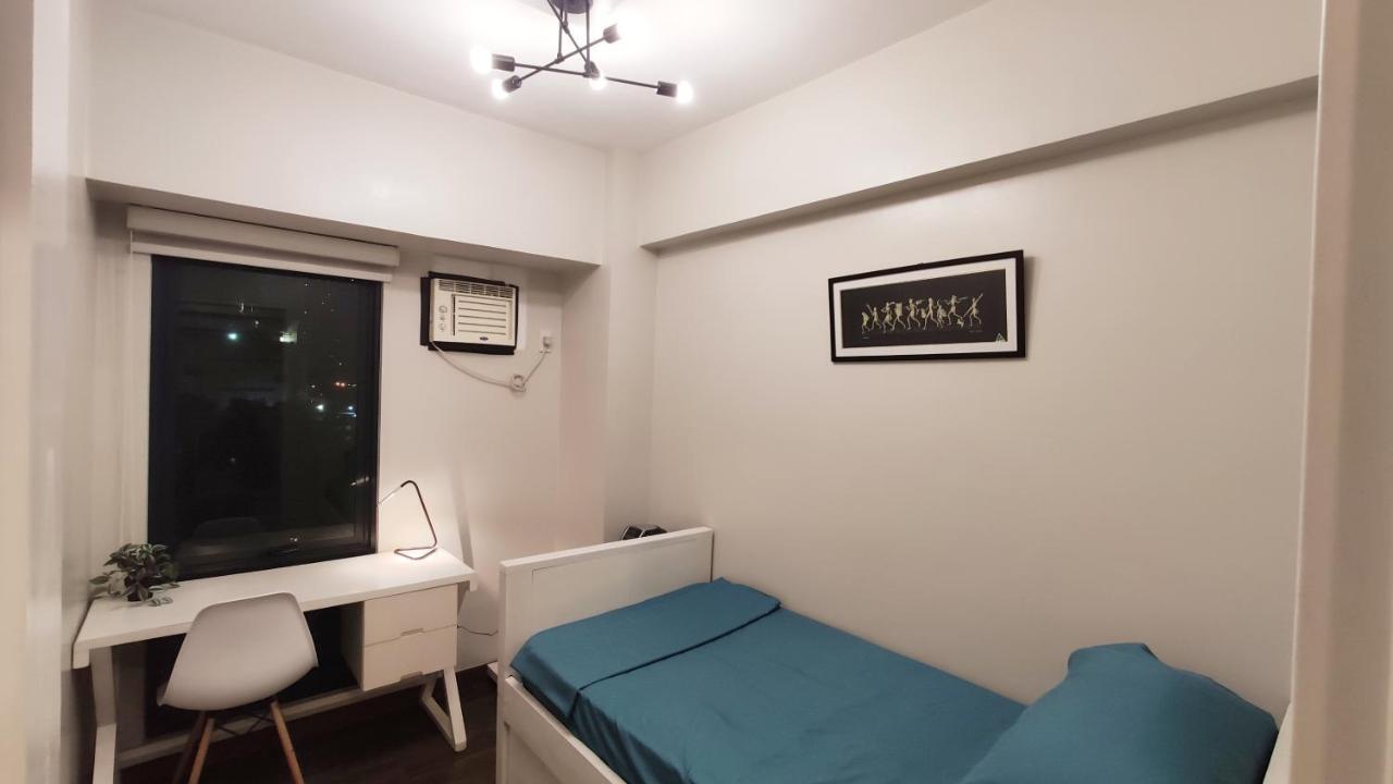 Living Unit In Metro Apartment