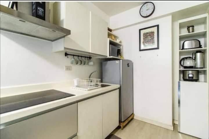 Azure Urban By 4j's Apartment Manila
