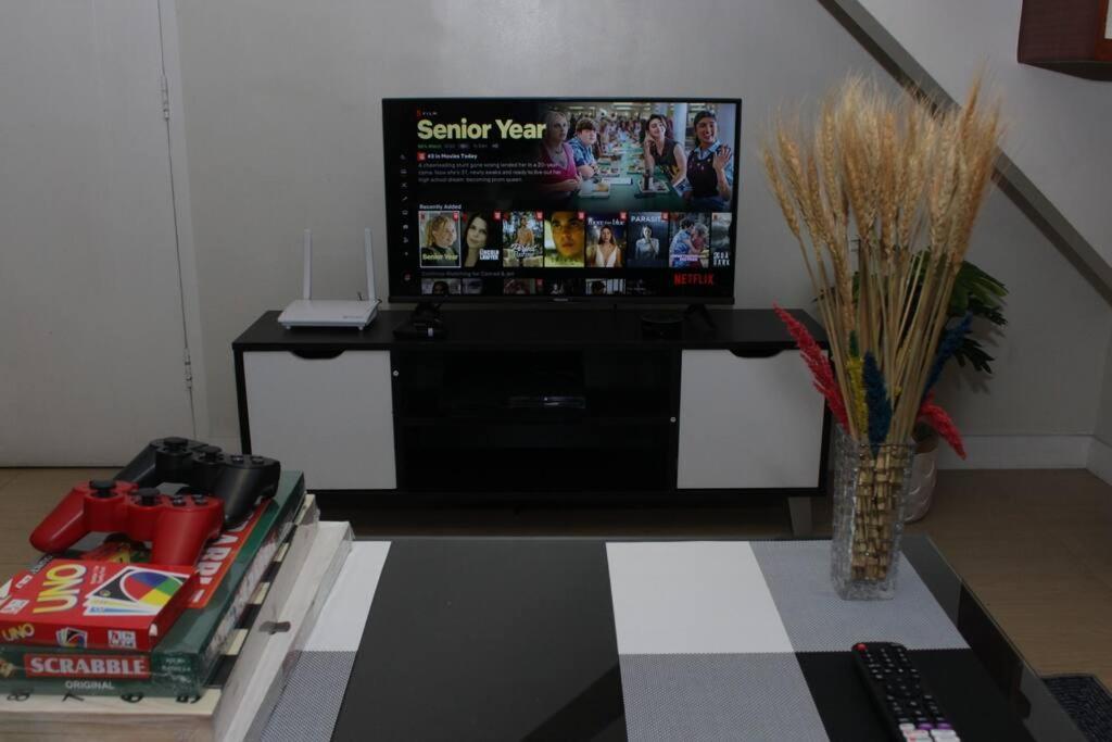 Apartment A2j Bgc Luxury 2br Loft Near Burgos Circle & Malls Manila