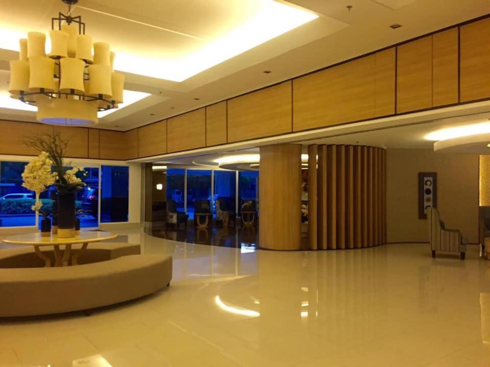 Premiere Haven At Shell Residences * Manila