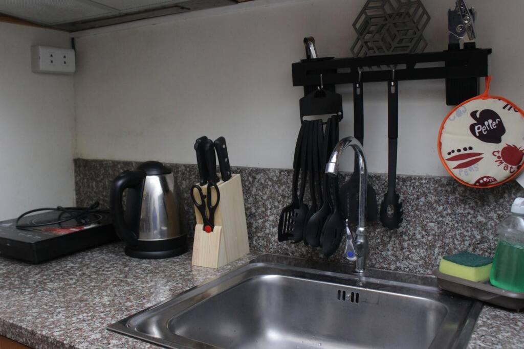 A2j Bgc Luxury 2br Loft Near Burgos Circle & Malls Apartment *