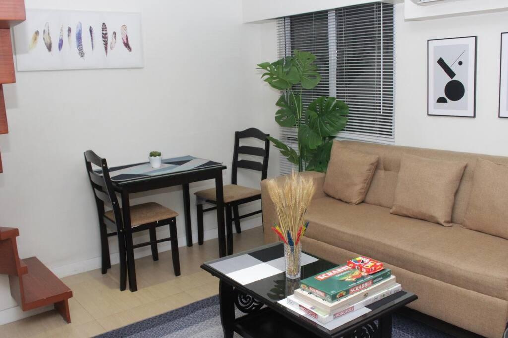 A2j Bgc Luxury 2br Loft Near Burgos Circle & Malls Apartment